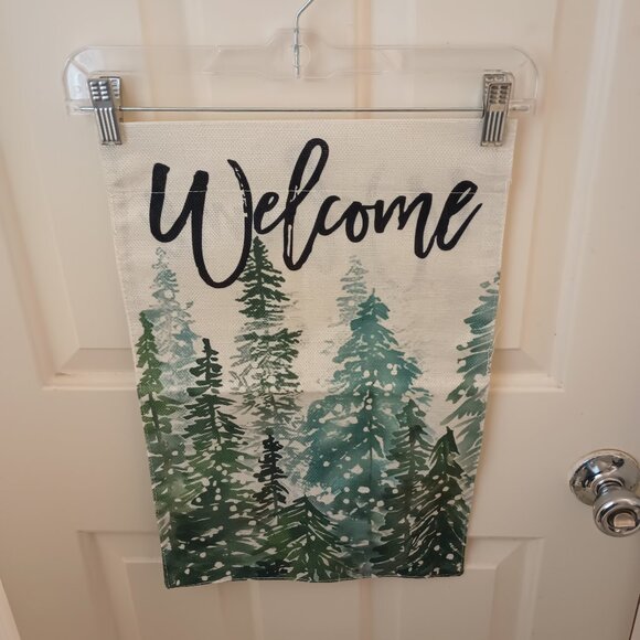 Winter welcome flag - Evergreens - Picture 1 of 2